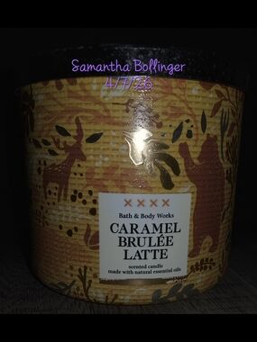 Bath & Body Works 3-Wick Candle  Caramel Brulée Latte